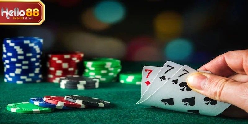 Không khí căng thẳng trong các vòng cược bài 3 cây