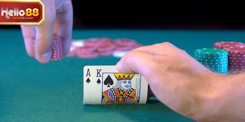 Không khí bàn chơi game bài trực tuyến ổn định